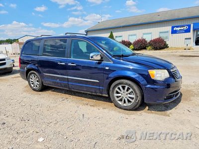 Czwarte zdjęcie samochodu z boku: 2014 CHRYSLER TOWN & COUNTRY TOURING L VIN:2C4RC1CGXER421315 - miniatura