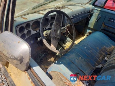 Zdjęcie 8 z 11 samochodu: 1983 CHEVROLET SUBURBAN K2 VIN:1G8GK26M6DF122955 - miniatura