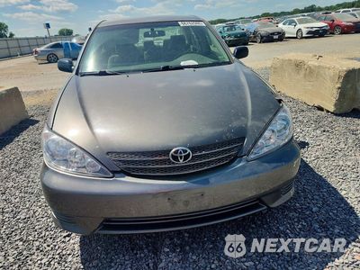 Piąte zdjęcie samochodu w środku: 2006 TOYOTA CAMRY STANDARD VIN:JTDBE32K863064014 - miniatura