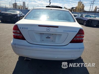 Zdjęcie 6 z 12 samochodu: 2005 MERCEDES-BENZ C 230K SPORT SEDAN VIN:WDBRF40J55A707956 - miniatura