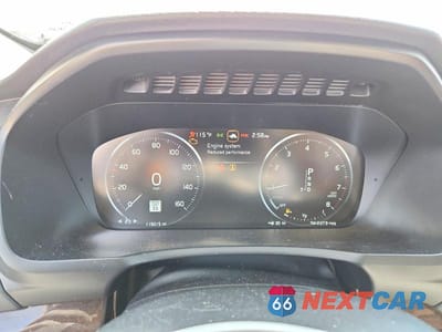 Zdjęcie 9 z 14 samochodu: 2017 VOLVO XC90 T5 VIN:YV4102KK1H1109732 - miniatura