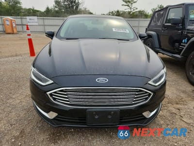 Piąte zdjęcie samochodu w środku: 2018 FORD FUSION SE VIN:3FA6P0HD0JR135693 - miniatura