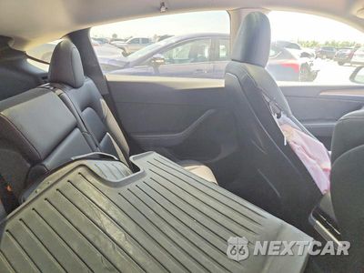 Zdjęcie 10 z 12 samochodu: 2023 TESLA MODEL Y VIN:7SAYGDEF7PF874976 - miniatura