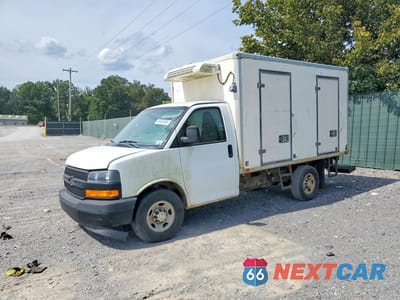 2018 CHEVROLET EXPRESS REFRIGERATED BOX TRUCK 1GB0GRFP9J1341160 - główne zdjęcie licytacji z USA - miniatura