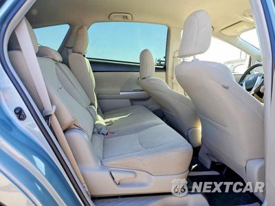 Zdjęcie 10 z 12 samochodu: 2014 TOYOTA PRIUS V THREE VIN:JTDZN3EUXEJ011742 - miniatura