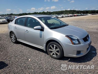 Czwarte zdjęcie samochodu z boku: 2012 NISSAN SENTRA 2.0 VIN:3N1AB6AP7CL658874 - miniatura