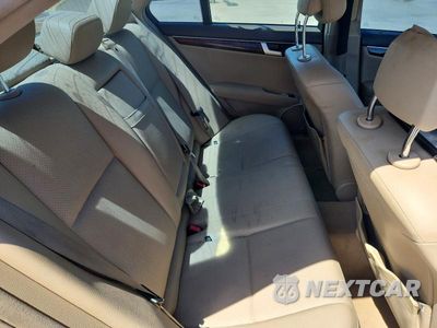 Zdjęcie 10 z 12 samochodu: 2013 MERCEDES-BENZ C 250 VIN:WDDGF4HB5DF971532 - miniatura