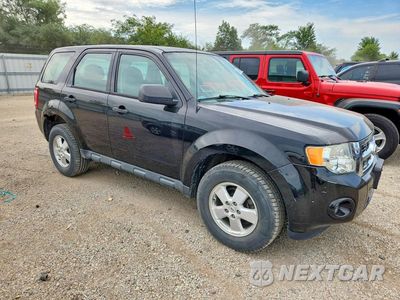 Czwarte zdjęcie samochodu z boku: 2012 FORD ESCAPE XLS VIN:1FMCU0C76CKC14425 - miniatura