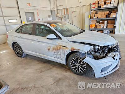 Czwarte zdjęcie samochodu z boku: 2019 VOLKSWAGEN JETTA SEL VIN:3VWE57BU3KM066748 - miniatura