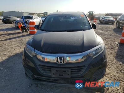 Piąte zdjęcie samochodu w środku: 2019 HONDA HR-V LX VIN:3CZRU5H39KG707937 - miniatura