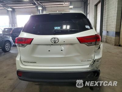 Zdjęcie 6 z 12 samochodu: 2018 TOYOTA HIGHLANDER XLE VIN:5TDJZRFH8JS885929 - miniatura