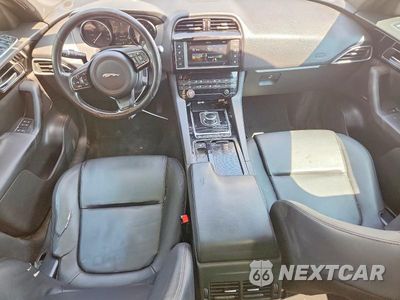Zdjęcie 8 z 12 samochodu: 2018 JAGUAR F-PACE PREMIUM VIN:SADCJ2FX0JA244418 - miniatura