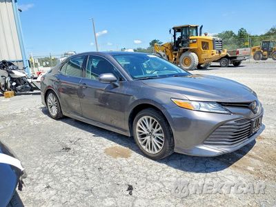 Czwarte zdjęcie samochodu z boku: 2019 TOYOTA CAMRY XLE VIN:4T1B11HK7KU810511 - miniatura