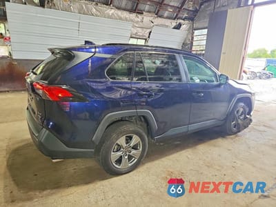 Trzecie zdjęcie samochodu z tyłu: 2024 TOYOTA RAV4 XLE VIN:2T3P1RFV7RW456069 - miniatura