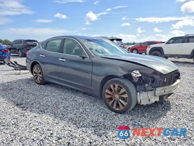 Czwarte zdjęcie samochodu z boku: 2013 INFINITI M37 X VIN:JN1BY1AR2DM602209 - miniatura