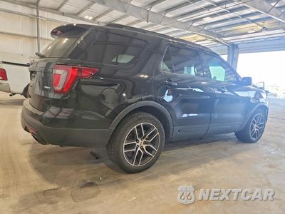 Trzecie zdjęcie samochodu z tyłu: 2016 FORD EXPLORER SPORT VIN:1FM5K8GT9GGD25032 - miniatura