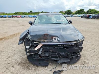Piąte zdjęcie samochodu w środku: 2024 HYUNDAI SONATA HYBRID SEL VIN:KMHL34JJ0RA097335 - miniatura