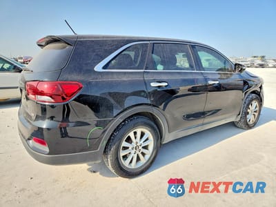 Trzecie zdjęcie samochodu z tyłu: 2019 KIA SORENTO L VIN:5XYPG4A32KG565311 - miniatura