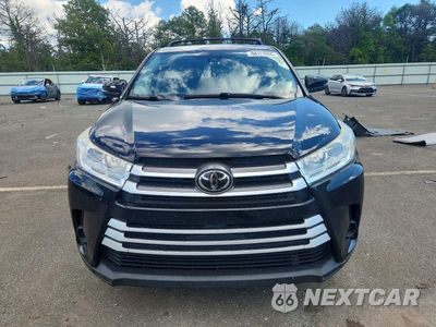 Piąte zdjęcie samochodu w środku: 2018 TOYOTA HIGHLANDER LE VIN:5TDBZRFH4JS899623 - miniatura