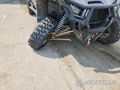 Zdjęcie 9 z 10 samochodu: 2023 KAWASAKI TERYX KRX4 UTILITY VEHICLE VIN:JKARTCB11PB501171 - miniatura