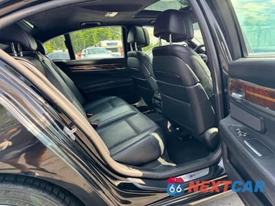 Zdjęcie 9 z 13 samochodu: 2015 BMW 750 XI VIN:WBAYB6C52FD965738 - miniatura