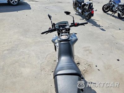 Zdjęcie 6 z 9 samochodu: 2024 HUSQVARNA VITPILEN 401/SVARTPILEN 401 VIN:MD2JUJ403RN211065 - miniatura