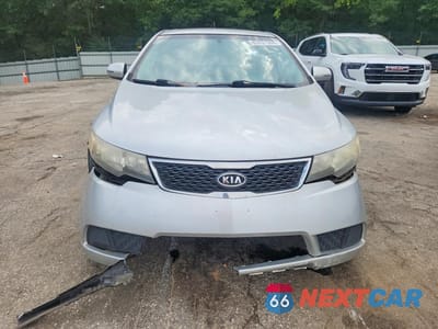 Piąte zdjęcie samochodu w środku: 2011 KIA FORTE5 EX VIN:KNAFU5A2XB5417222 - miniatura