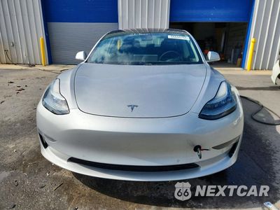Piąte zdjęcie samochodu w środku: 2018 TESLA MODEL 3 VIN:5YJ3E1EB5JF083393 - miniatura