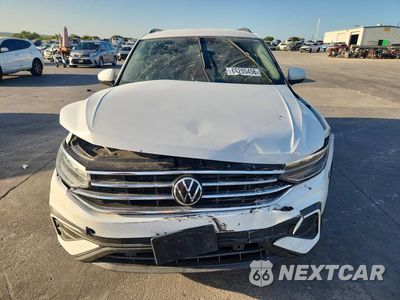 Piąte zdjęcie samochodu w środku: 2022 VOLKSWAGEN TIGUAN S VIN:3VV1B7AX8NM143576 - miniatura