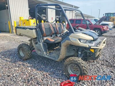 2023 CAN-AM DEFENDER UTILITY VEHICLE 3JBUVAX49PK001087 - główne zdjęcie licytacji z USA - miniatura