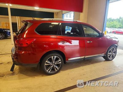 Trzecie zdjęcie samochodu z tyłu: 2018 NISSAN PATHFINDER PLATINUM VIN:5N1DR2MM5JC663317 - miniatura