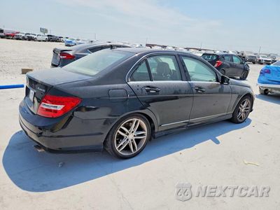 Trzecie zdjęcie samochodu z tyłu: 2012 MERCEDES-BENZ C 300 4MATIC VIN:WDDGF8BB3CR196144 - miniatura