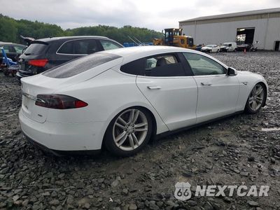 Trzecie zdjęcie samochodu z tyłu: 2015 TESLA MODEL S VIN:5YJSA1E23FF103395 - miniatura