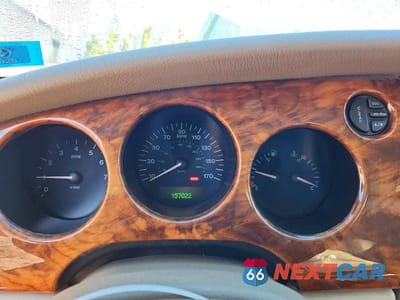 Zdjęcie 9 z 12 samochodu: 2002 JAGUAR XK8 VIN:SAJDA42C42NA25782 - miniatura