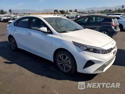 Czwarte zdjęcie samochodu z boku: 2023 KIA FORTE LXS VIN:3KPF24ADXPE608560 - miniatura