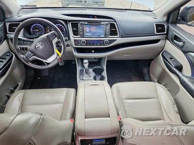 Zdjęcie 8 z 13 samochodu: 2015 TOYOTA HIGHLANDER XLE VIN:5TDJKRFH5FS095936 - miniatura