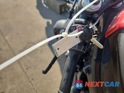 Zdjęcie 8 z 10 samochodu: 2020 BMW S 1000 RR VIN:WB10E2303LZJ28383 - miniatura