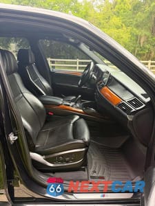 Piąte zdjęcie samochodu w środku: 2013 BMW X5 M VIN:5YMGY0C53DLL15689 - miniatura