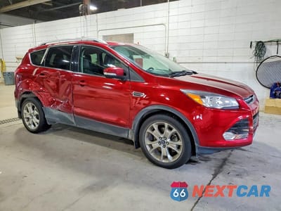 Czwarte zdjęcie samochodu z boku: 2015 FORD ESCAPE TITANIUM VIN:1FMCU9JX1FUB49340 - miniatura
