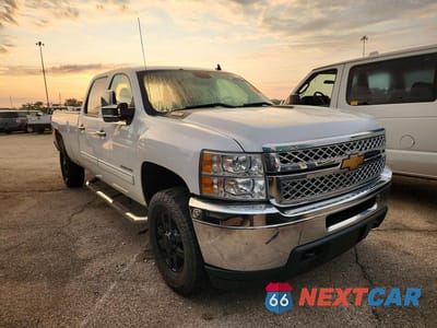 Czwarte zdjęcie samochodu z boku: 2013 CHEVROLET SILVERADO K3500 LT VIN:1GC4K0E87DF231619 - miniatura