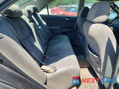 Zdjęcie 10 z 12 samochodu: 2005 TOYOTA CAMRY LE VIN:4T1BE32K45U518182 - miniatura
