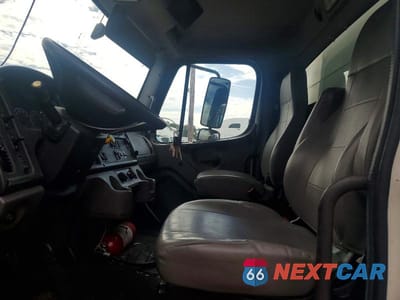 Zdjęcie 7 z 14 samochodu: 2019 FREIGHTLINER BUSINESS CLASS M2 BOX TRUCK VIN:3ALACWFC6KDLD3619 - miniatura