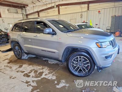 Czwarte zdjęcie samochodu z boku: 2019 JEEP GRAND CHEROKEE TRAILHAWK VIN:1C4RJFLG1KC700630 - miniatura