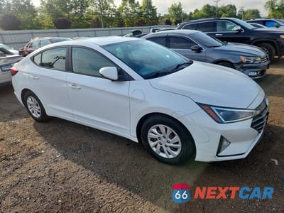 Czwarte zdjęcie samochodu z boku: 2019 HYUNDAI ELANTRA SE VIN:5NPD74LF1KH485713 - miniatura