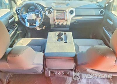 Zdjęcie 8 z 12 samochodu: 2017 TOYOTA TUNDRA SR5 VIN:5TFEM5F14HX111127 - miniatura