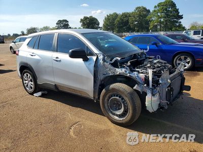 Czwarte zdjęcie samochodu z boku: 2022 TOYOTA COROLLA CROSS L VIN:7MUAAAAG3NV002287 - miniatura