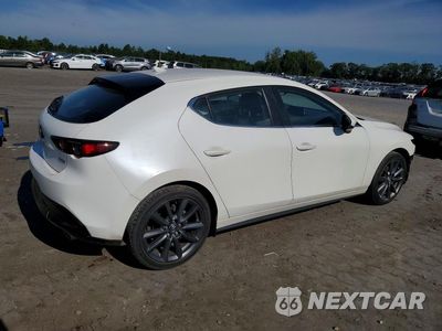 Trzecie zdjęcie samochodu z tyłu: 2020 MAZDA 3 PREFERRED VIN:JM1BPAMM0L1174110 - miniatura