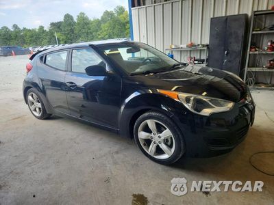 Czwarte zdjęcie samochodu z boku: 2013 HYUNDAI VELOSTER BASE VIN:KMHTC6AD8DU129316 - miniatura