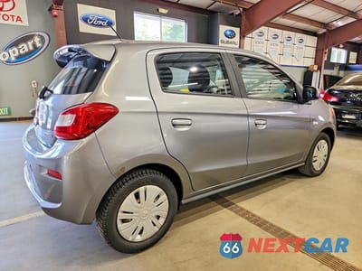 Trzecie zdjęcie samochodu z tyłu: 2018 MITSUBISHI MIRAGE ES VIN:ML32A3HJXJH000968 - miniatura