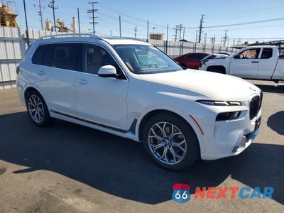 Czwarte zdjęcie samochodu z boku: 2024 BMW X7 XDRIVE40I VIN:5UX23EM01R9T68413 - miniatura